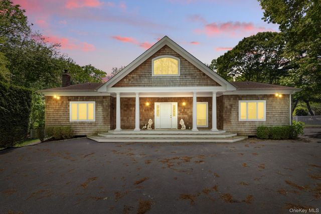 4 Lakewood Lane, Quogue, NY 11959