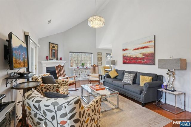 1810 Faulkner Court, Mahwah, NJ 07430