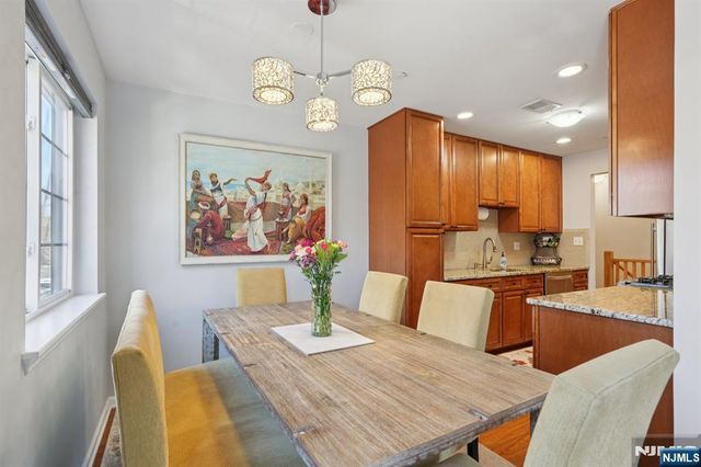 1810 Faulkner Court, Mahwah, NJ 07430