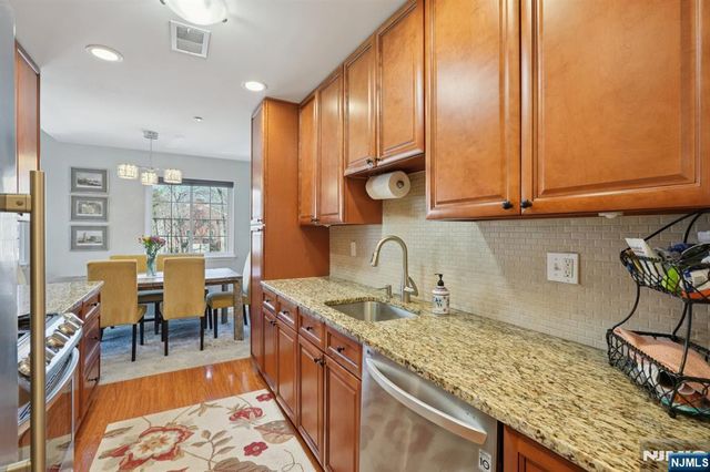 1810 Faulkner Court, Mahwah, NJ 07430