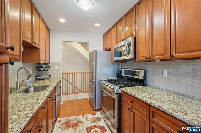 1810 Faulkner Court, Mahwah, NJ 07430