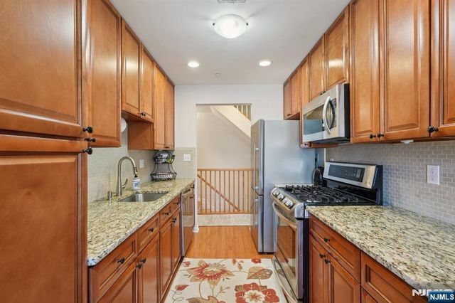 1810 Faulkner Court, Mahwah, NJ 07430