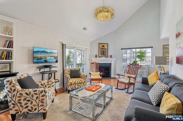 1810 Faulkner Court, Mahwah, NJ 07430