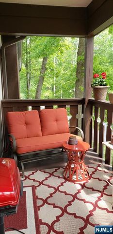 1810 Faulkner Court, Mahwah, NJ 07430