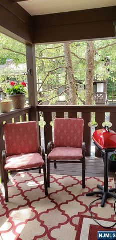 1810 Faulkner Court, Mahwah, NJ 07430