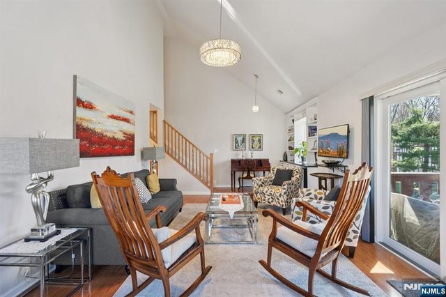 1810 Faulkner Court, Mahwah, NJ 07430