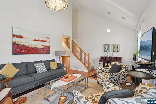 1810 Faulkner Court, Mahwah, NJ 07430