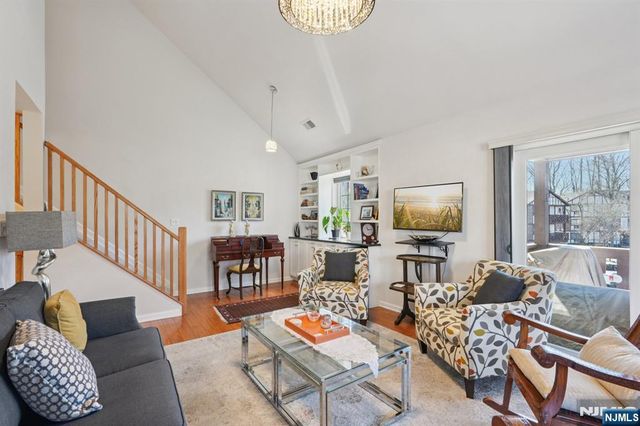 1810 Faulkner Court, Mahwah, NJ 07430