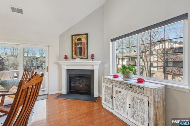 1810 Faulkner Court, Mahwah, NJ 07430