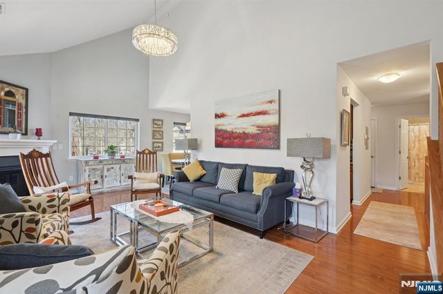 1810 Faulkner Court, Mahwah, NJ 07430