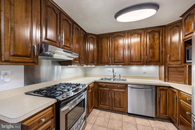 14208 BREMERTON DR, Woodbridge, VA 22193