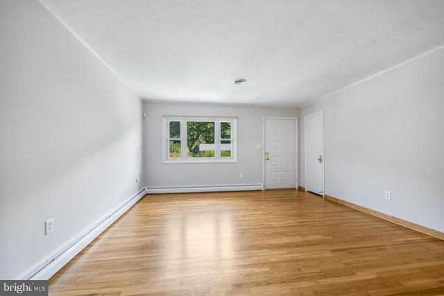 14208 BREMERTON DR, Woodbridge, VA 22193