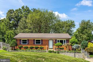 14208 BREMERTON DR, Woodbridge, VA 22193