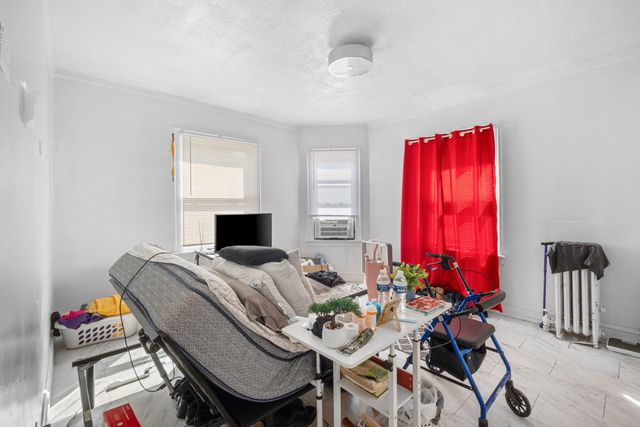 1302 W 98th Place, Chicago, IL 60643