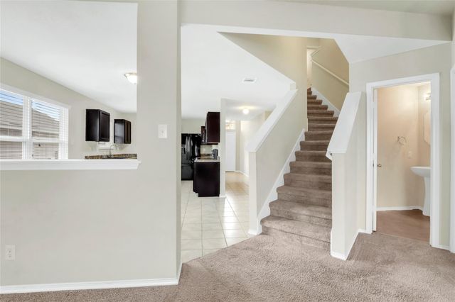 1048 Dumfries DR, Seguin, TX 78155