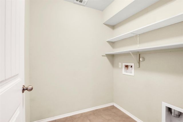 1048 Dumfries DR, Seguin, TX 78155