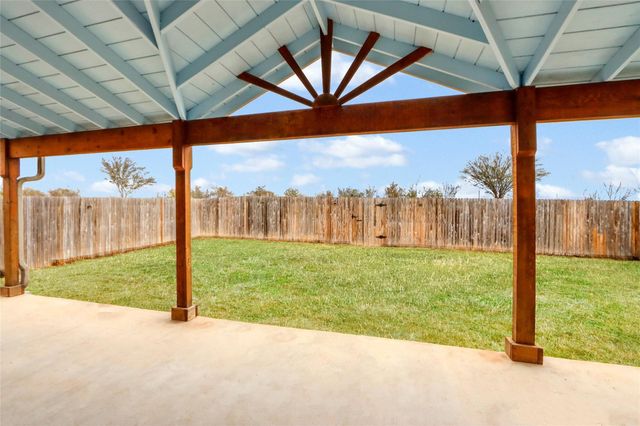 1048 Dumfries DR, Seguin, TX 78155