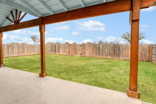 1048 Dumfries DR, Seguin, TX 78155