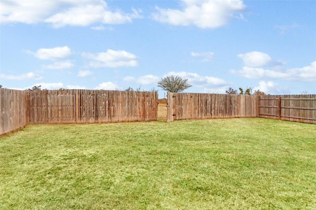 1048 Dumfries DR, Seguin, TX 78155