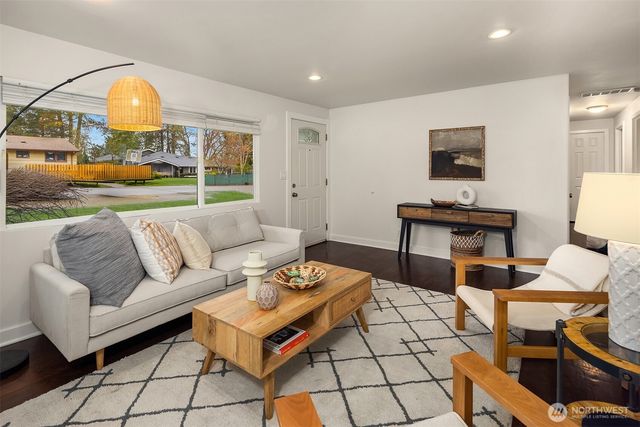 18228 11th Avenue NE, Shoreline, WA 98155