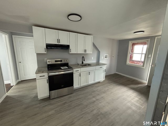 231 Goddard Avenue 3rd Floor, Bridgeport, CT 06610
