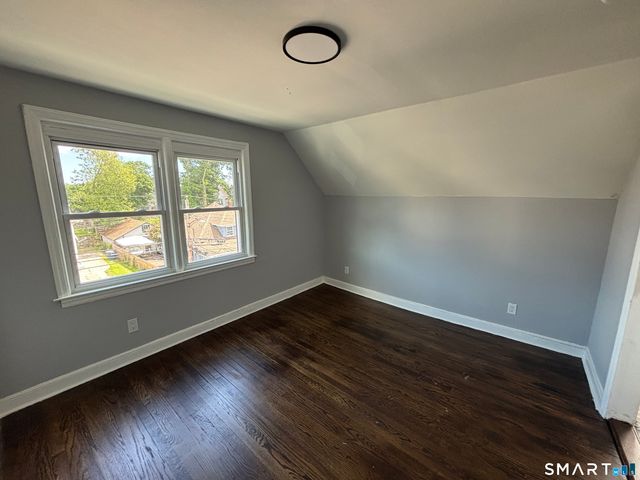 231 Goddard Avenue 3rd Floor, Bridgeport, CT 06610