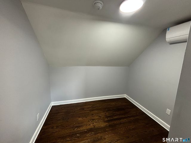 231 Goddard Avenue 3rd Floor, Bridgeport, CT 06610
