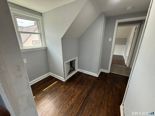 231 Goddard Avenue 3rd Floor, Bridgeport, CT 06610