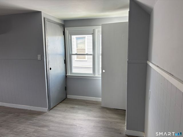 231 Goddard Avenue 3rd Floor, Bridgeport, CT 06610