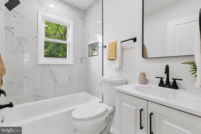4620 HANNA PL SE, Washington, DC 20019