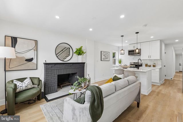 4620 HANNA PL SE, Washington, DC 20019
