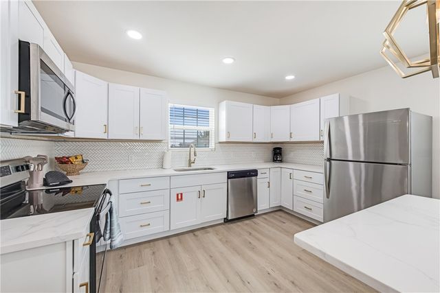 641 Dolphin Circ, Port Aransas, TX 78373