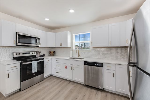 641 Dolphin Circ, Port Aransas, TX 78373