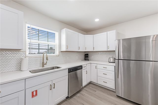 641 Dolphin Circ, Port Aransas, TX 78373