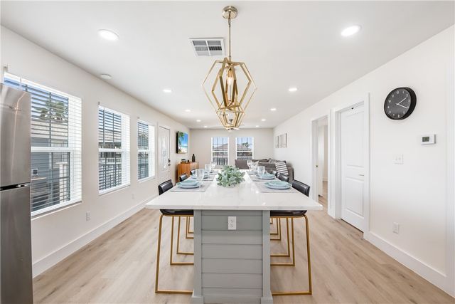 641 Dolphin Circ, Port Aransas, TX 78373