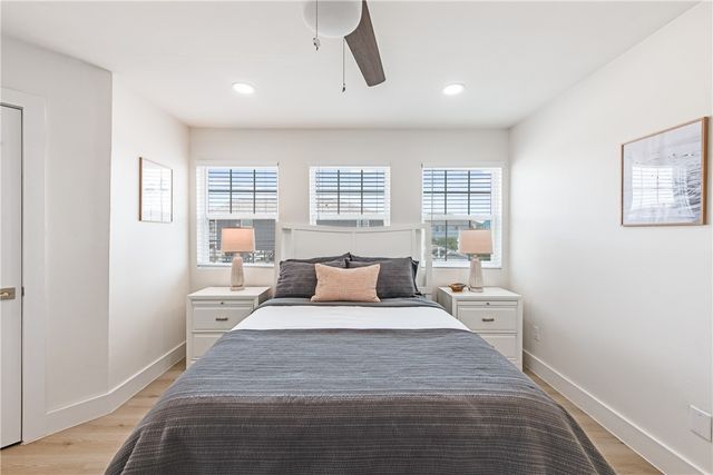 641 Dolphin Circ, Port Aransas, TX 78373