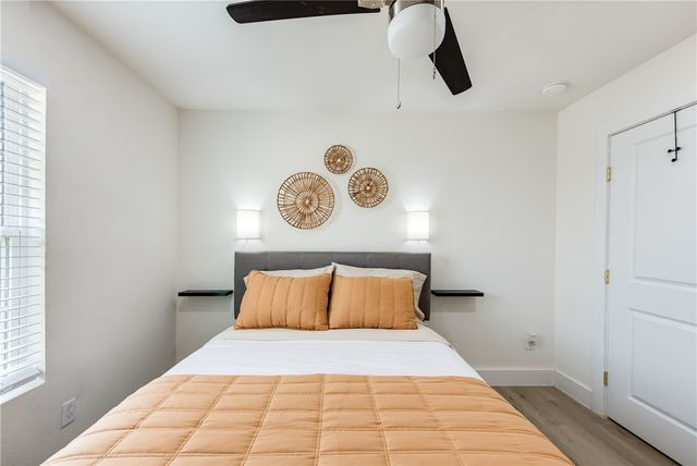 641 Dolphin Circ, Port Aransas, TX 78373