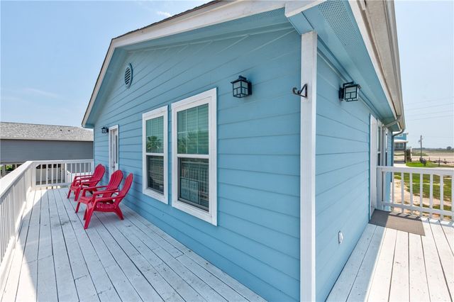 641 Dolphin Circ, Port Aransas, TX 78373