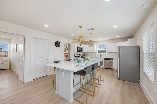 641 Dolphin Circ, Port Aransas, TX 78373