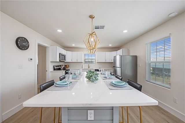 641 Dolphin Circ, Port Aransas, TX 78373