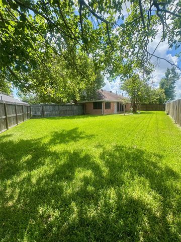 15702 Roxton Ridge Drive, Houston, TX 77598