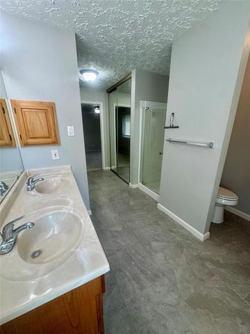 15702 Roxton Ridge Drive, Houston, TX 77598