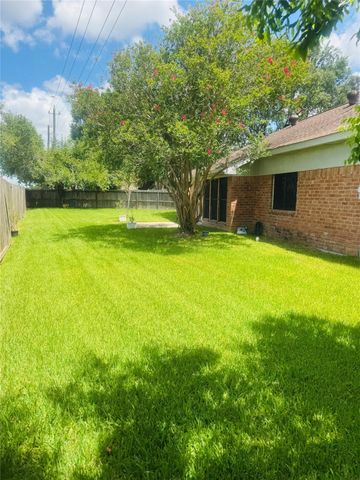 15702 Roxton Ridge Drive, Houston, TX 77598