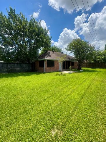 15702 Roxton Ridge Drive, Houston, TX 77598