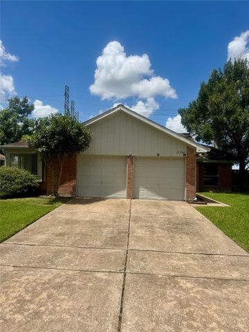 15702 Roxton Ridge Drive, Houston, TX 77598