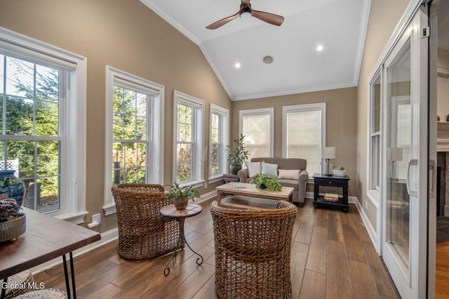 7 N Park Alley, Saratoga Springs, NY 12866