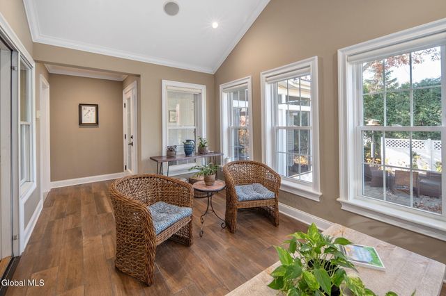 7 N Park Alley, Saratoga Springs, NY 12866