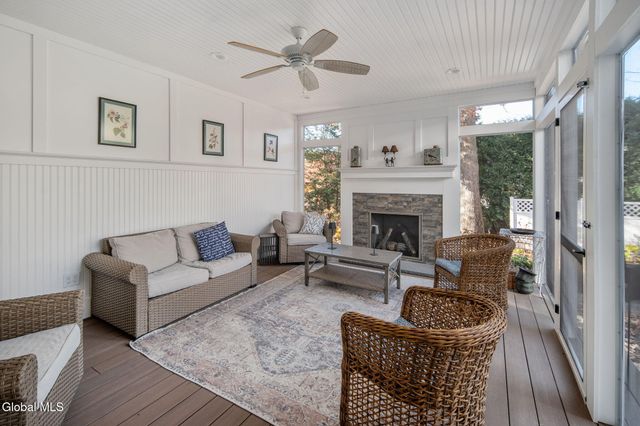 7 N Park Alley, Saratoga Springs, NY 12866