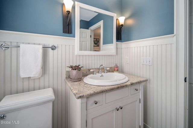 7 N Park Alley, Saratoga Springs, NY 12866