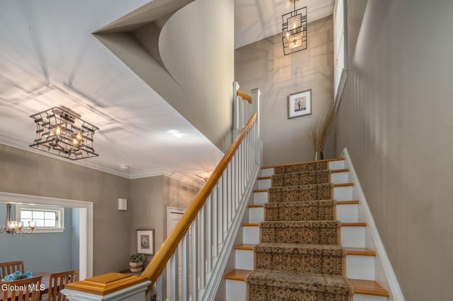 7 N Park Alley, Saratoga Springs, NY 12866